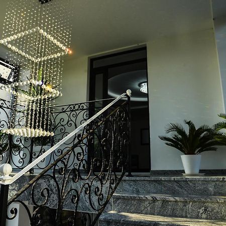 Bed and Breakfast Mesecev Konak Ni Exterior foto