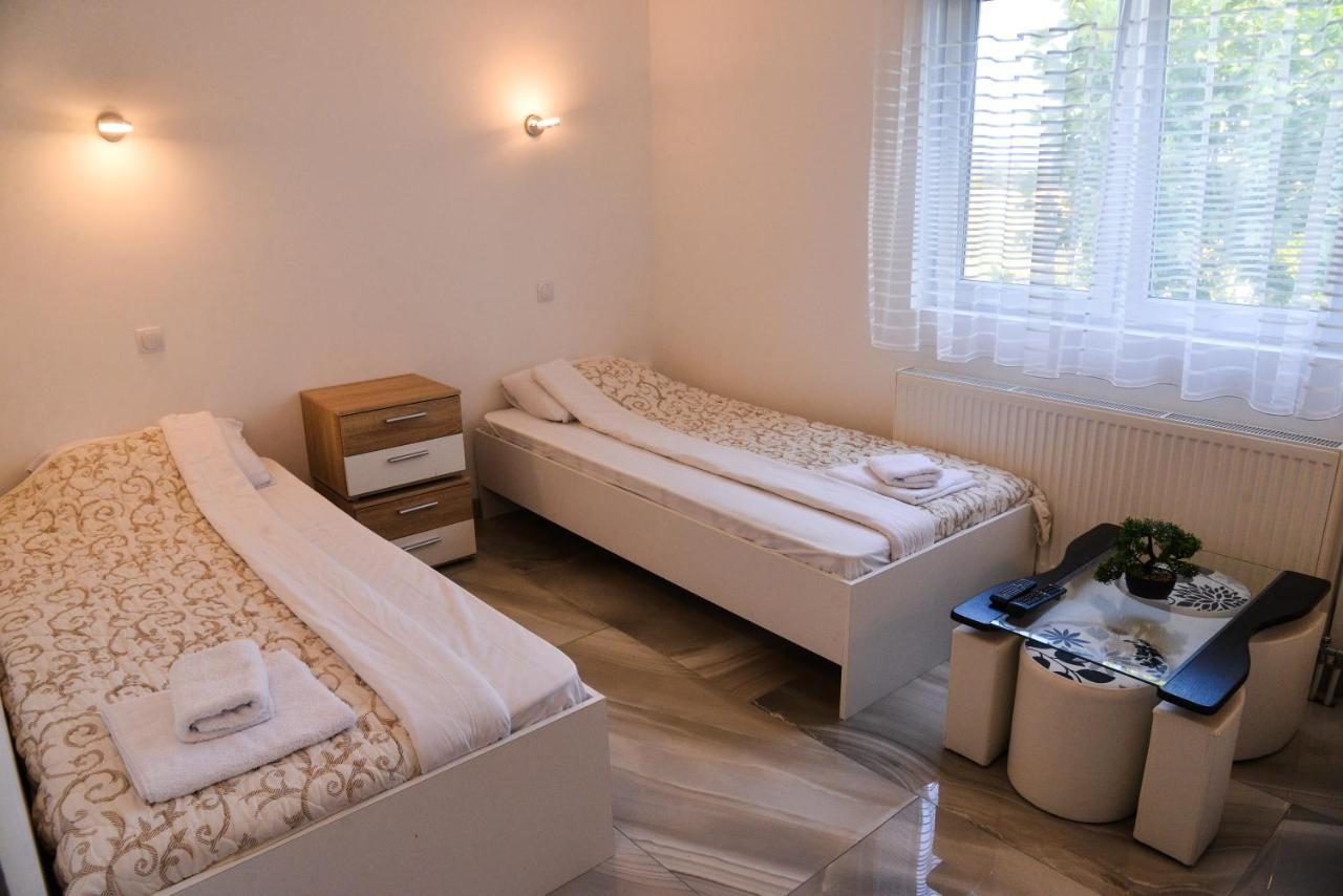 Bed and Breakfast Mesecev Konak Ni Exterior foto