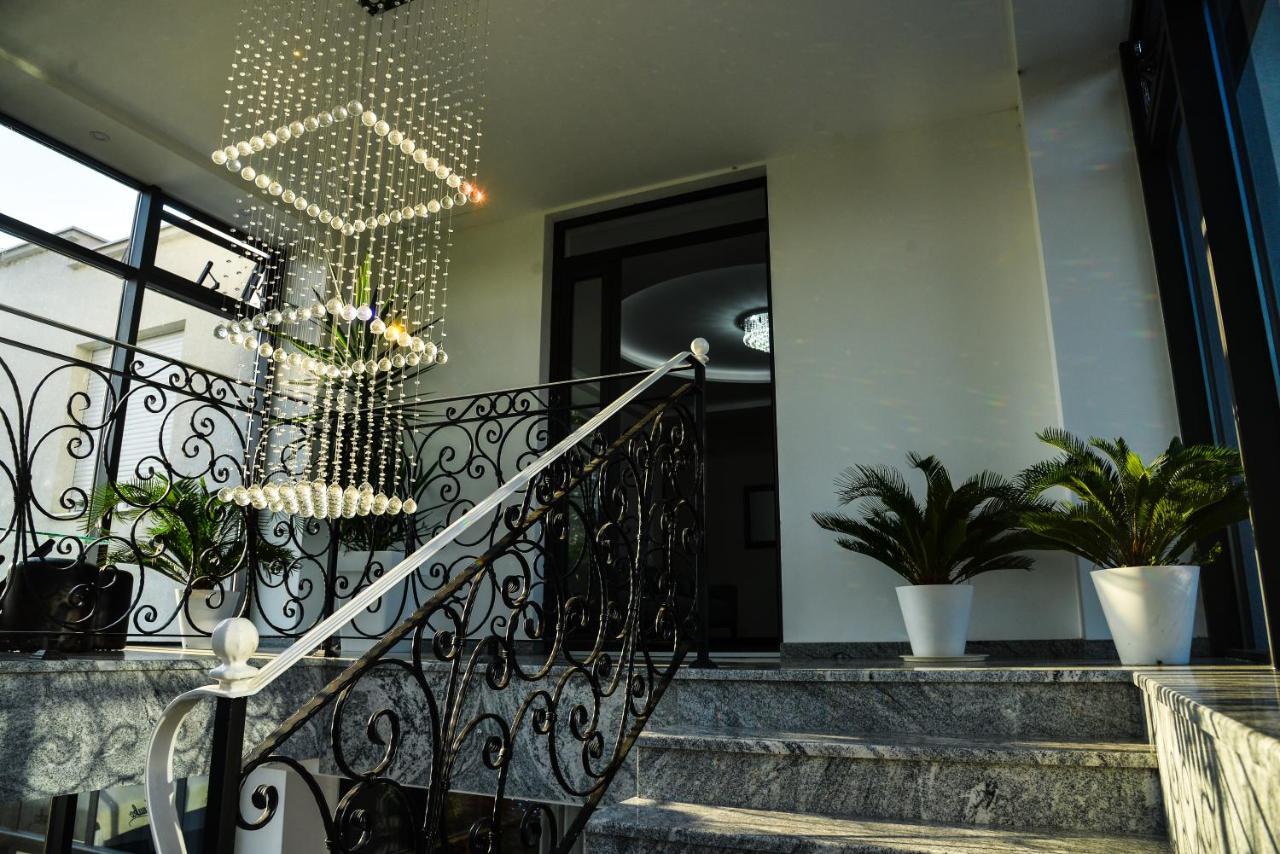 Bed and Breakfast Mesecev Konak Ni Exterior foto