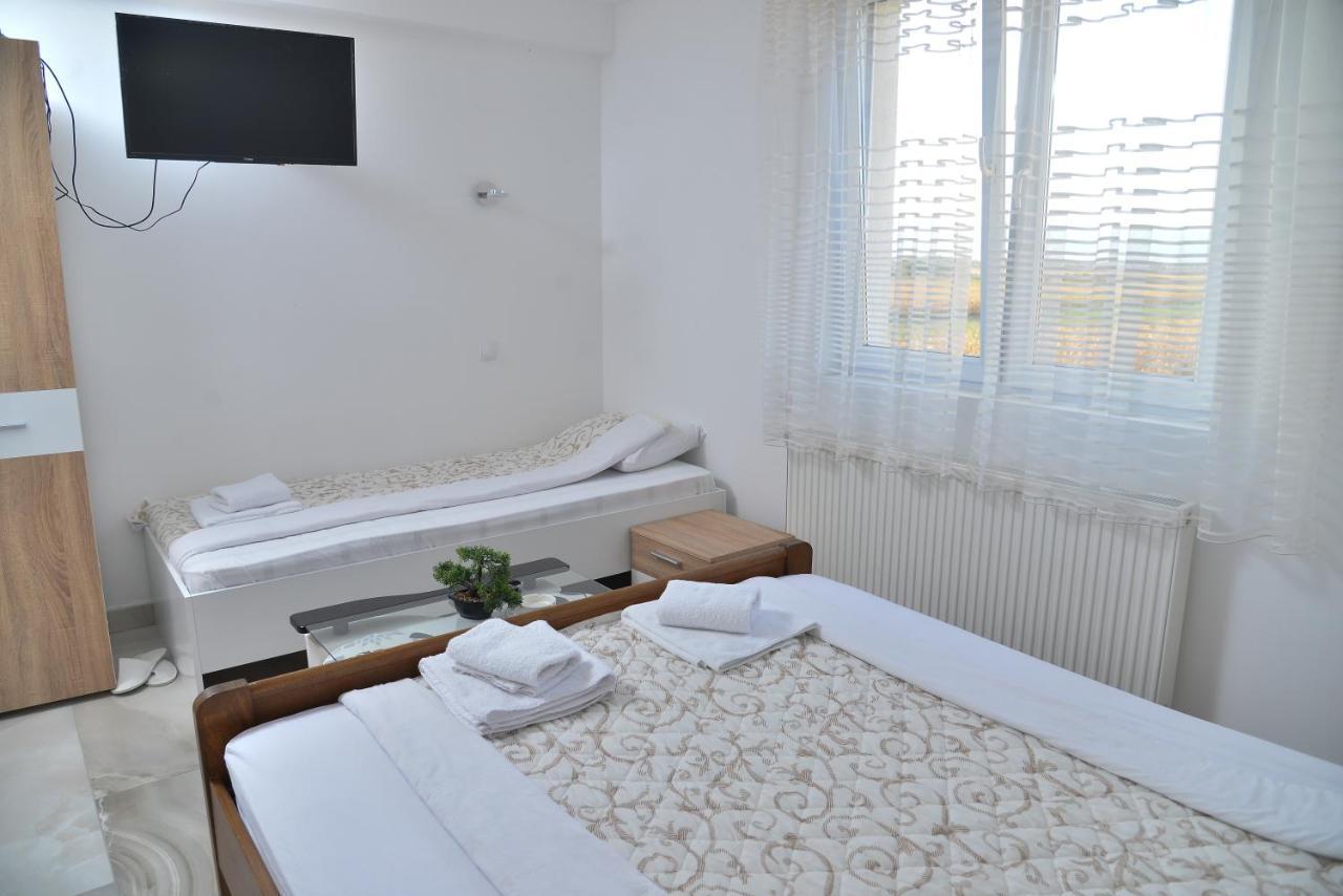Bed and Breakfast Mesecev Konak Ni Exterior foto
