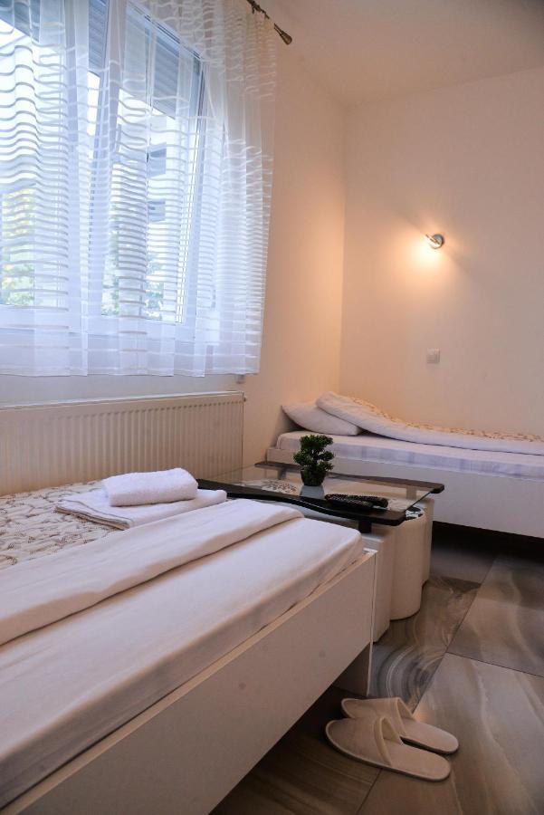 Bed and Breakfast Mesecev Konak Ni Exterior foto