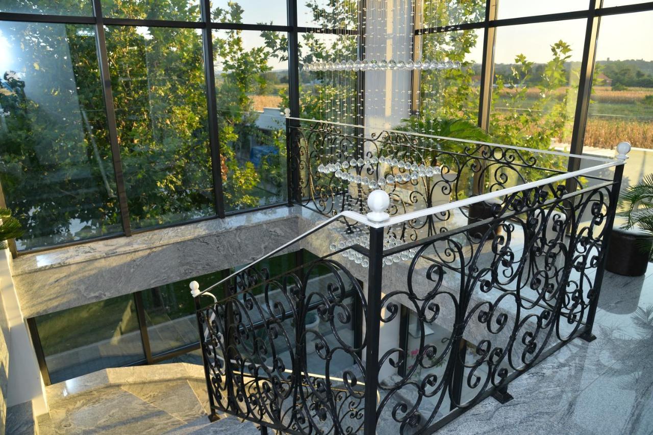 Bed and Breakfast Mesecev Konak Ni Exterior foto