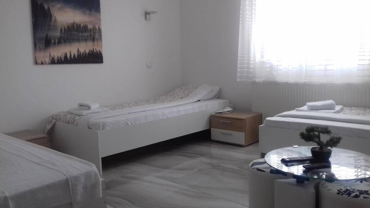 Bed and Breakfast Mesecev Konak Ni Exterior foto